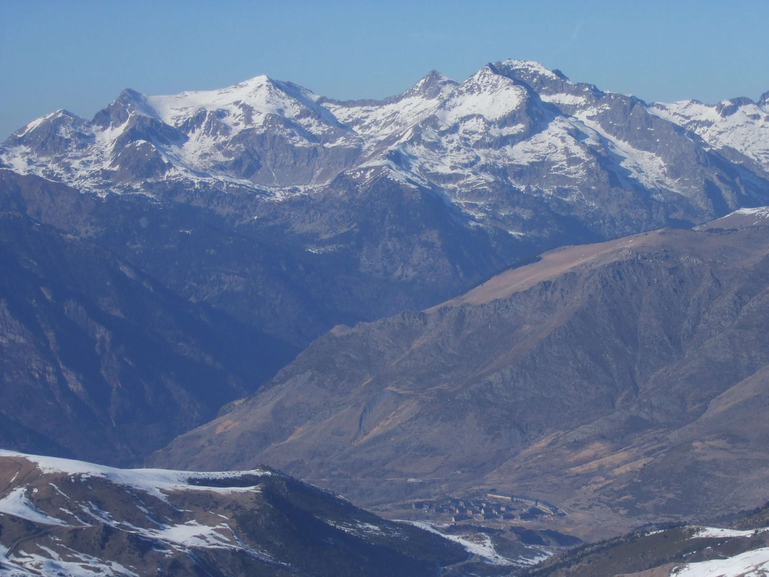 boí-taüll a la punta senyalada i el comaloformo