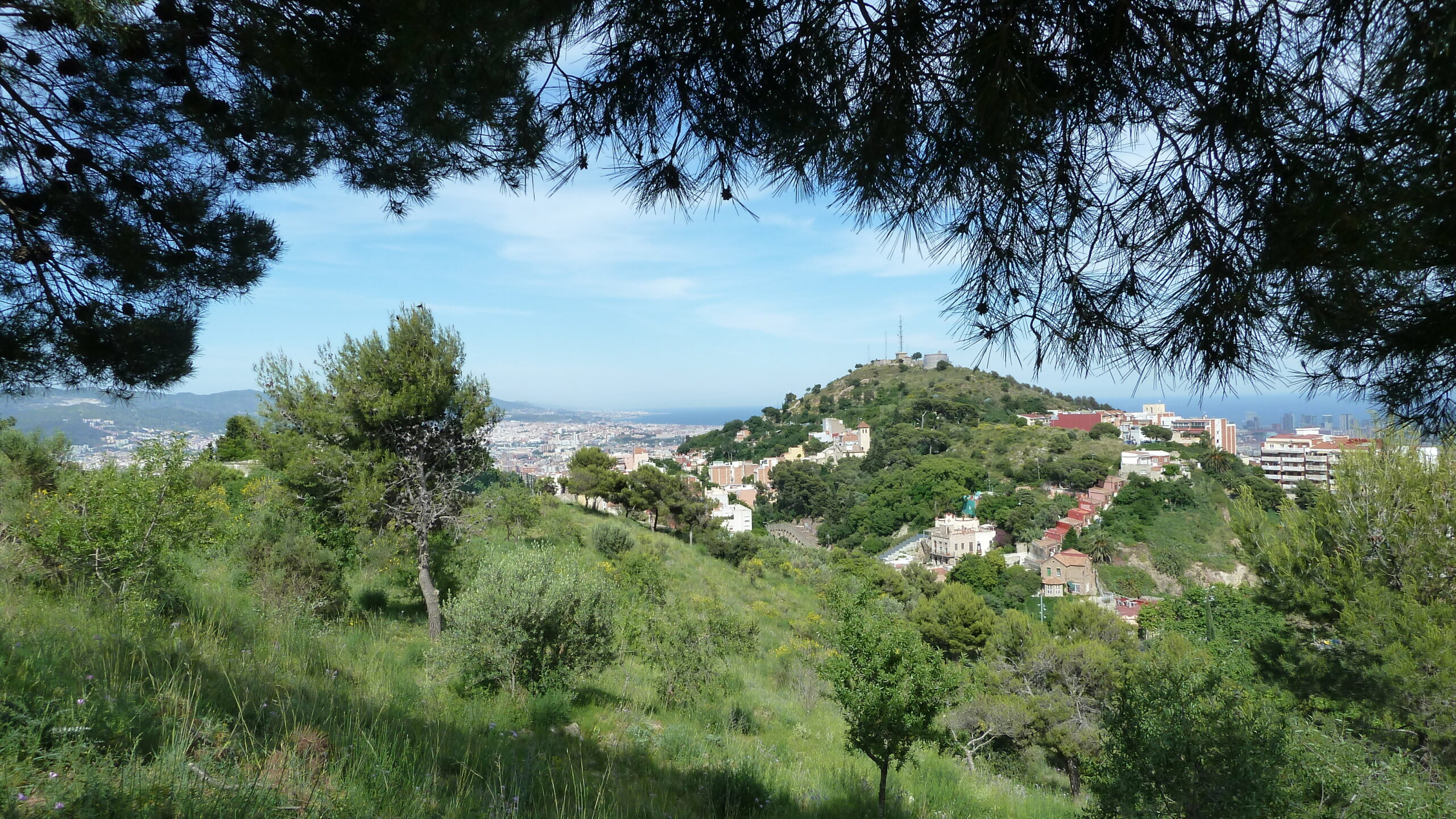 tres turons, el carmel