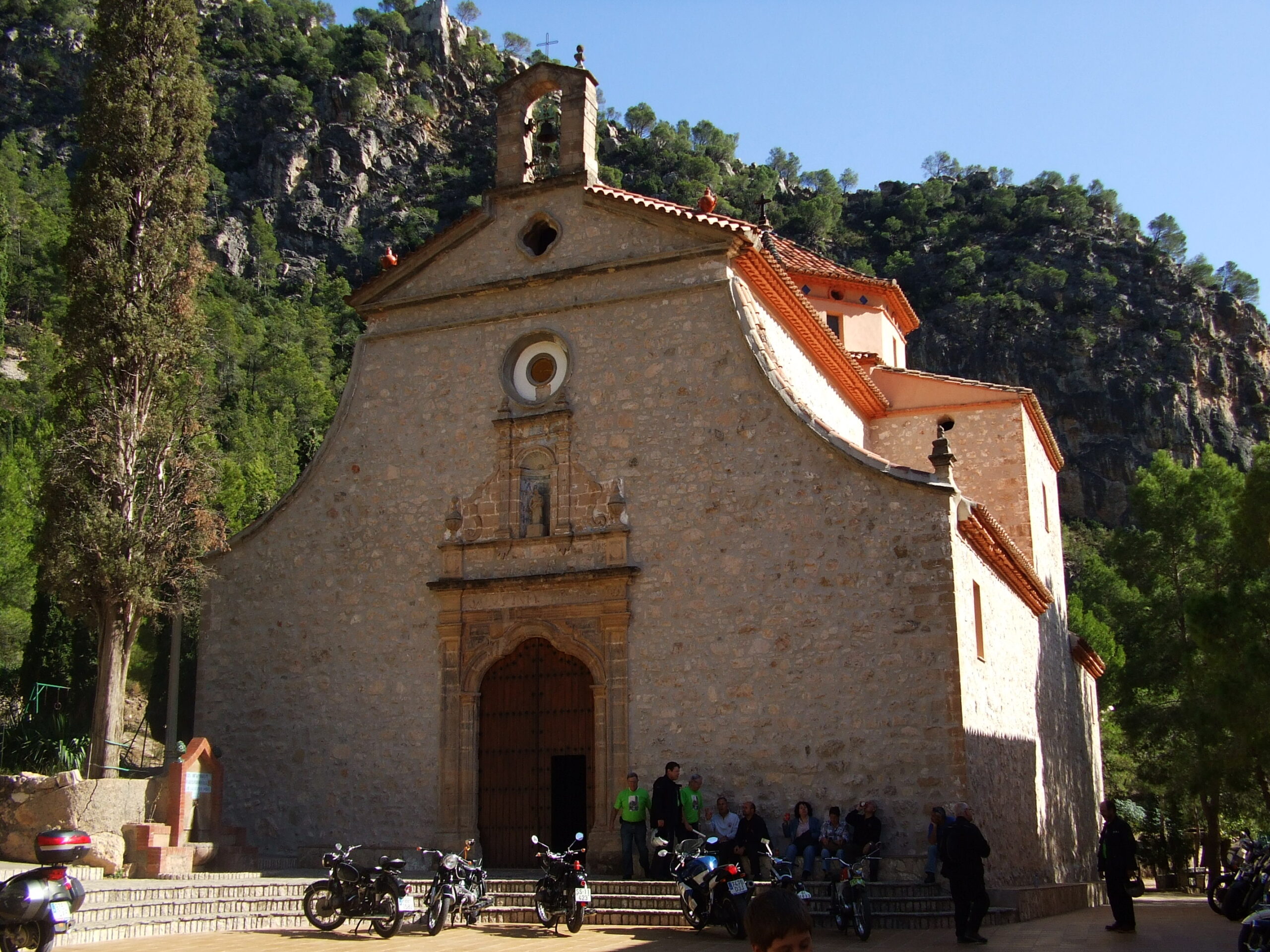 la fontcalda, mare de dèu de la fontcalda