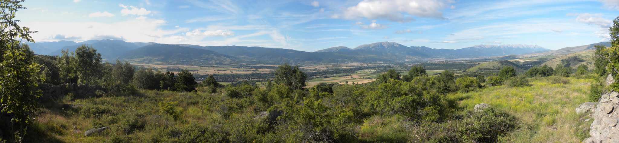 Angostrina a la Cerdanya, del Puigmal, a la Tossa d'Alp, i al Cadí